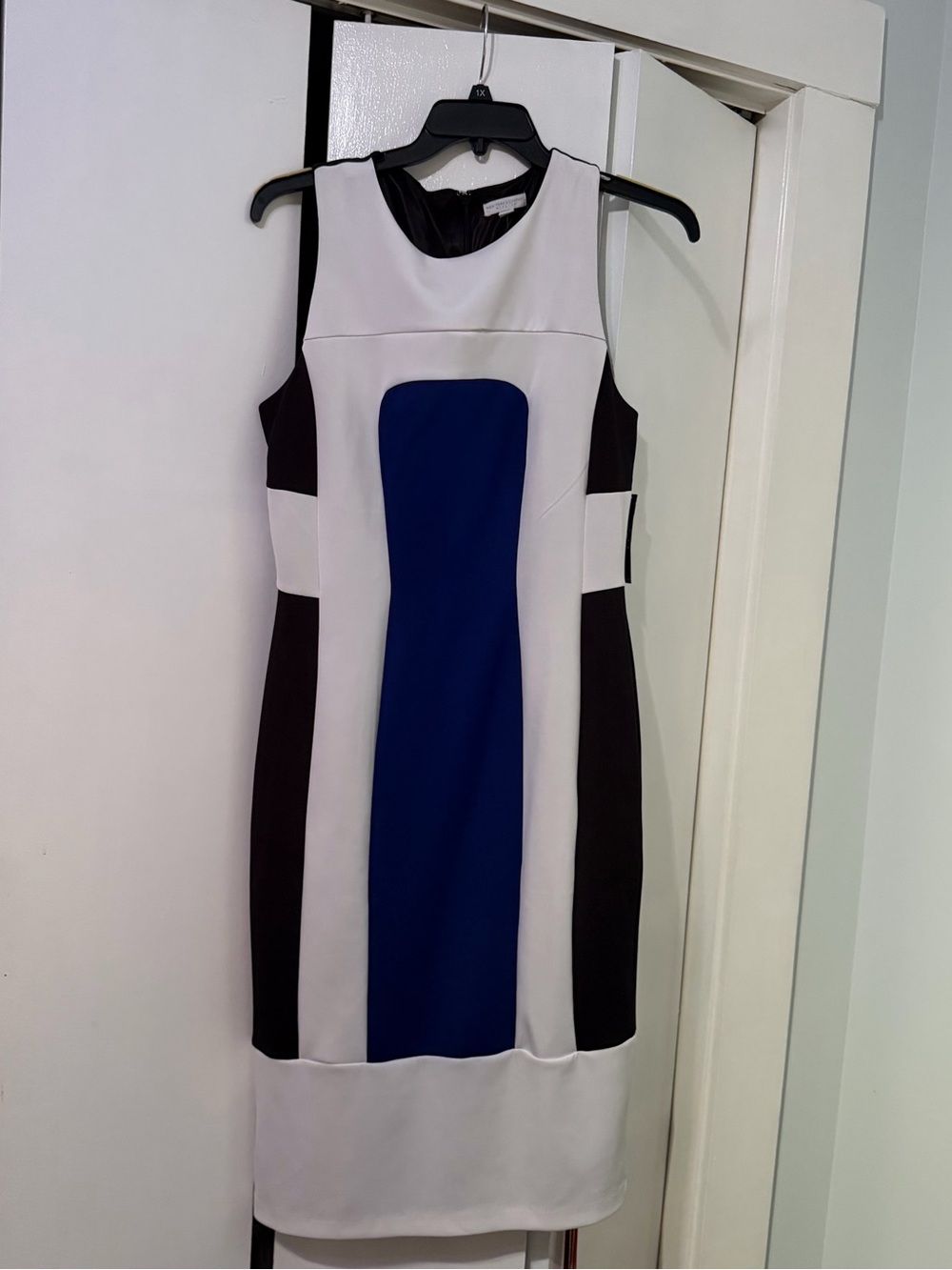 New York & Company White, Black & Blue Colorblock Sheath Dress